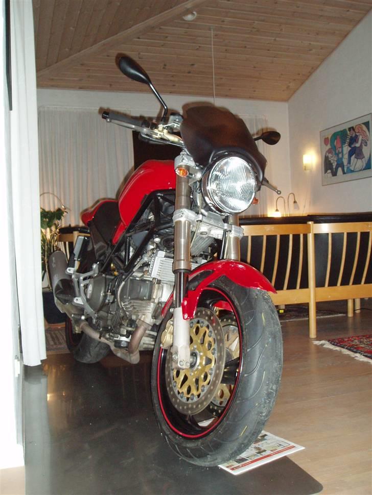 Ducati Monster 900 billede 4