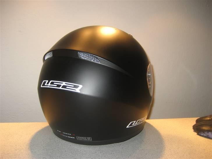 Honda CBR 125 R   **SOLGT** - Der er kommet nye hjelme hos Tip Top Trafik - Sådan en fik jeg. billede 11