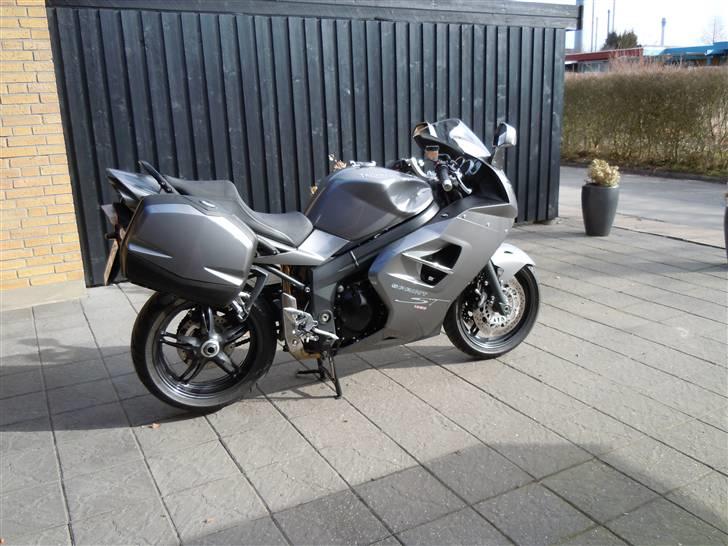 Triumph sprint st 1050 billede 1