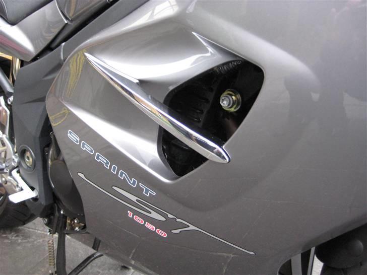 Triumph sprint st 1050 billede 2