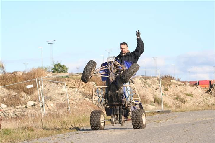 Yamaha YFM 660R raptor - Sluppet tøjlerene delvis alså ;) må have idle skruet lidt op og så slippe det hele en dag billede 10