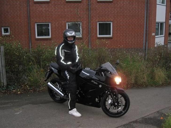 Kawasaki Ninja 250r *Solgt* billede 2