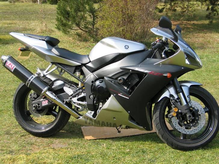 Yamaha yzf r1  billede 1