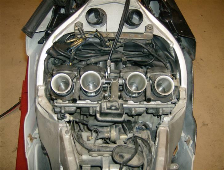 Honda CBR400RR billede 8