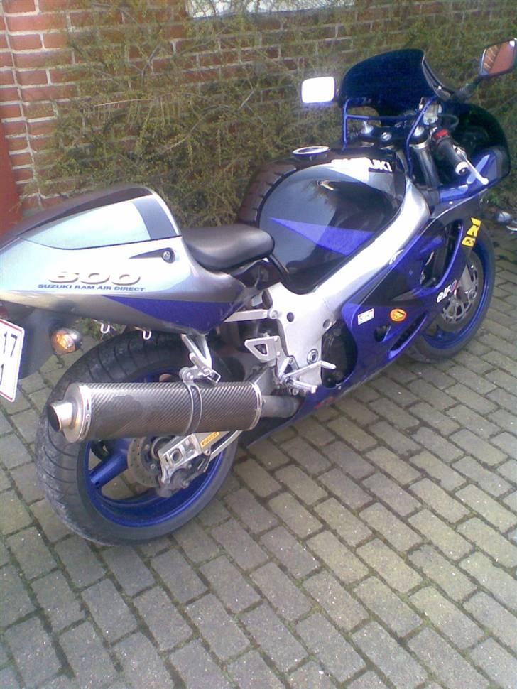 Suzuki gsxr 600  (SOLGT) - Sådan tog hun sig ud da jeg hentede hende den 4.4.08 billede 15