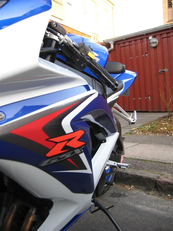 Suzuki Gsx-r 750 *SOLGT* - Set forfra venstre side billede 2