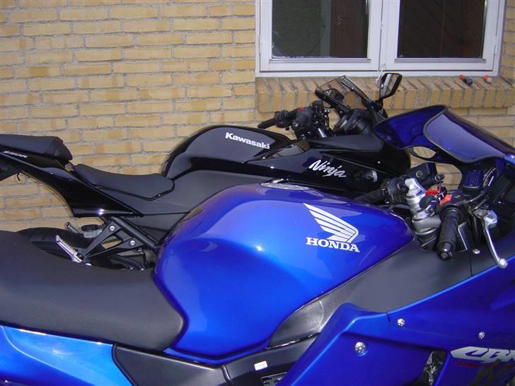 Kawasaki 250 R Ninja (SOLGT) billede 3