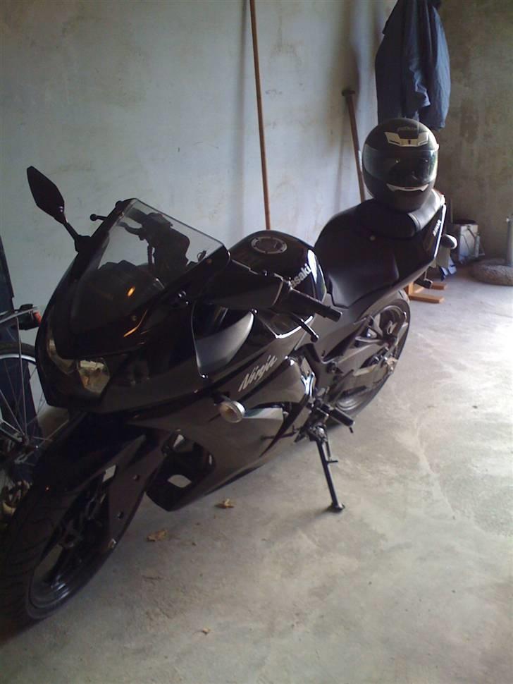 Kawasaki Ninja 250r *Solgt* billede 3