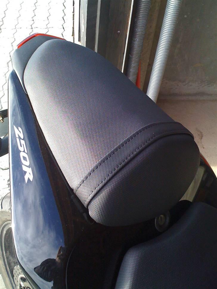 Kawasaki Ninja 250r *Solgt* billede 7