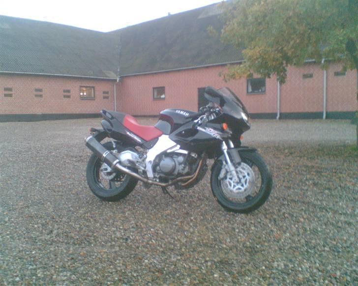 Yamaha SZR 660  billede 2