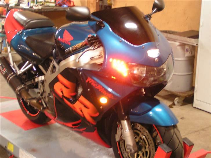 Honda CBR 900 fireblade (solgt) billede 5