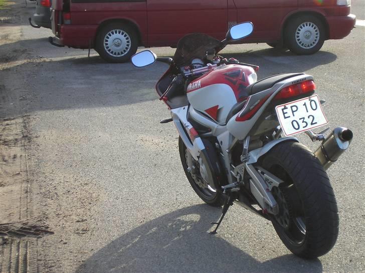 Yamaha yzf r6  SOLGT/totalskadet billede 3