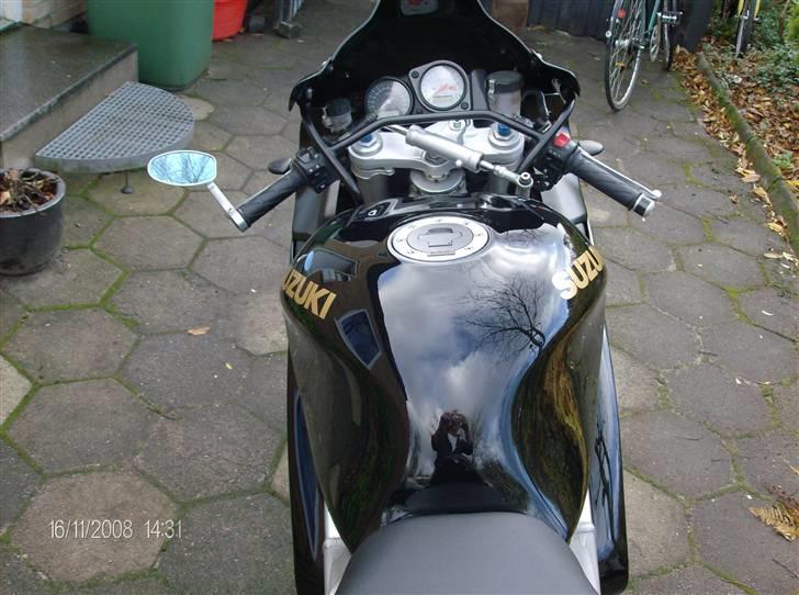 Suzuki TL 1000 R  SOLGT billede 4