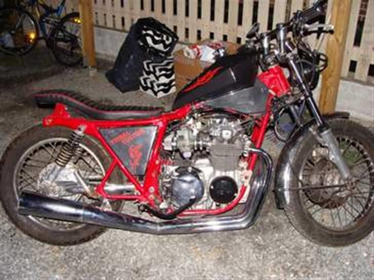 Honda CB 500/550 Custom SOLGT - Farven er der vel ikke noget galt med billede 2