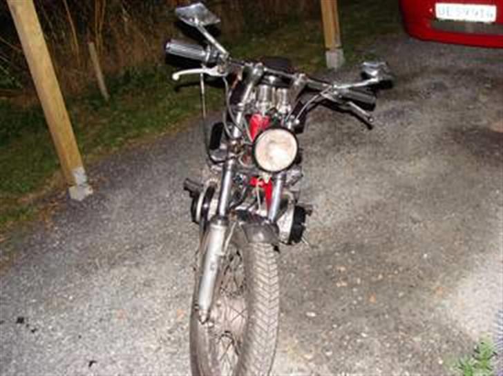 Honda CB 500/550 Custom SOLGT - Der er købt 1" højt styr og risers samt nye kontakter billede 4