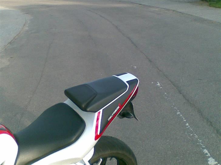 Yamaha yzf r6  SOLGT/totalskadet billede 5