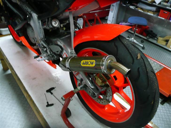 Aprilia RS 125 "bane" - raceren med arrow potten billede 1