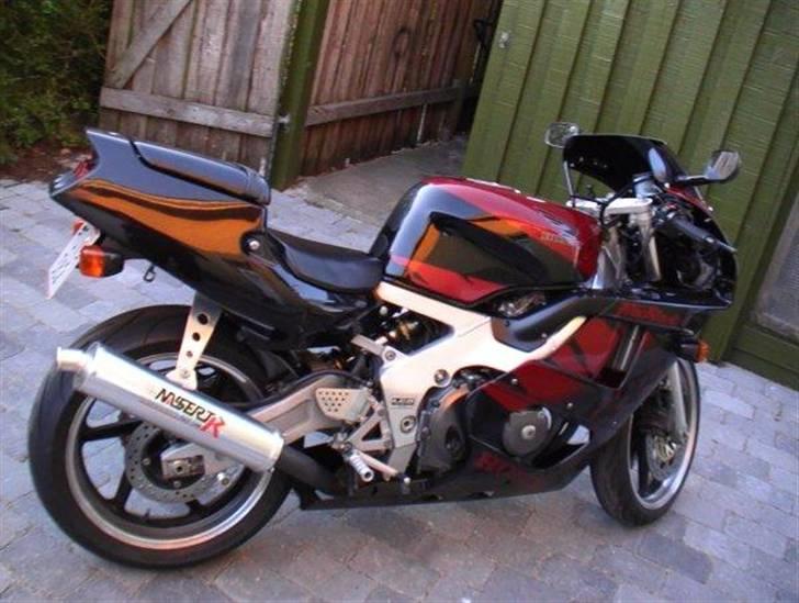 Honda CBR 400 fireblade(solgt)  billede 1