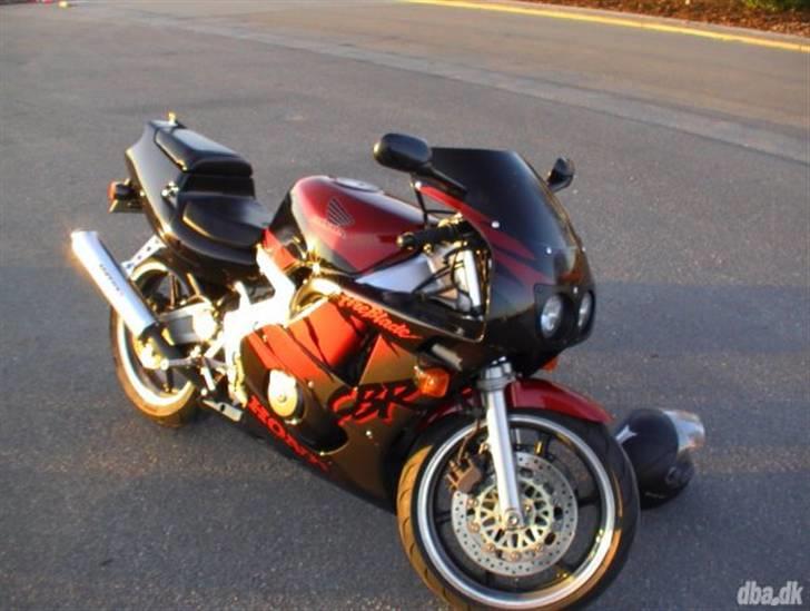Honda CBR 400 fireblade(solgt)  billede 2