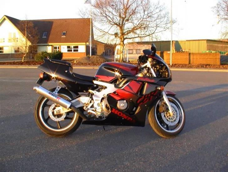 Honda CBR 400 fireblade(solgt)  billede 4