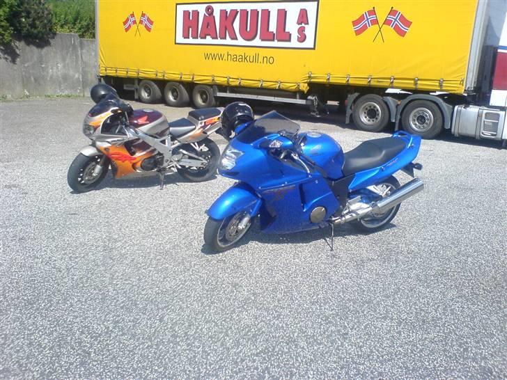 Honda CBR 900 RR Fireblade - Ved siden af den gamles nyerhvervelse billede 6