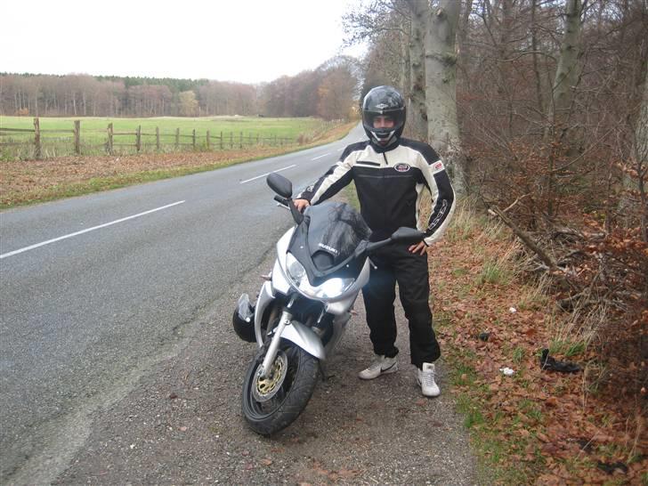 Suzuki gsf 600 s( SOLGT) billede 2