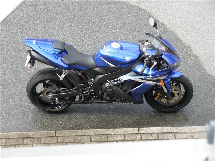 Yamaha YZF R1 billede 2