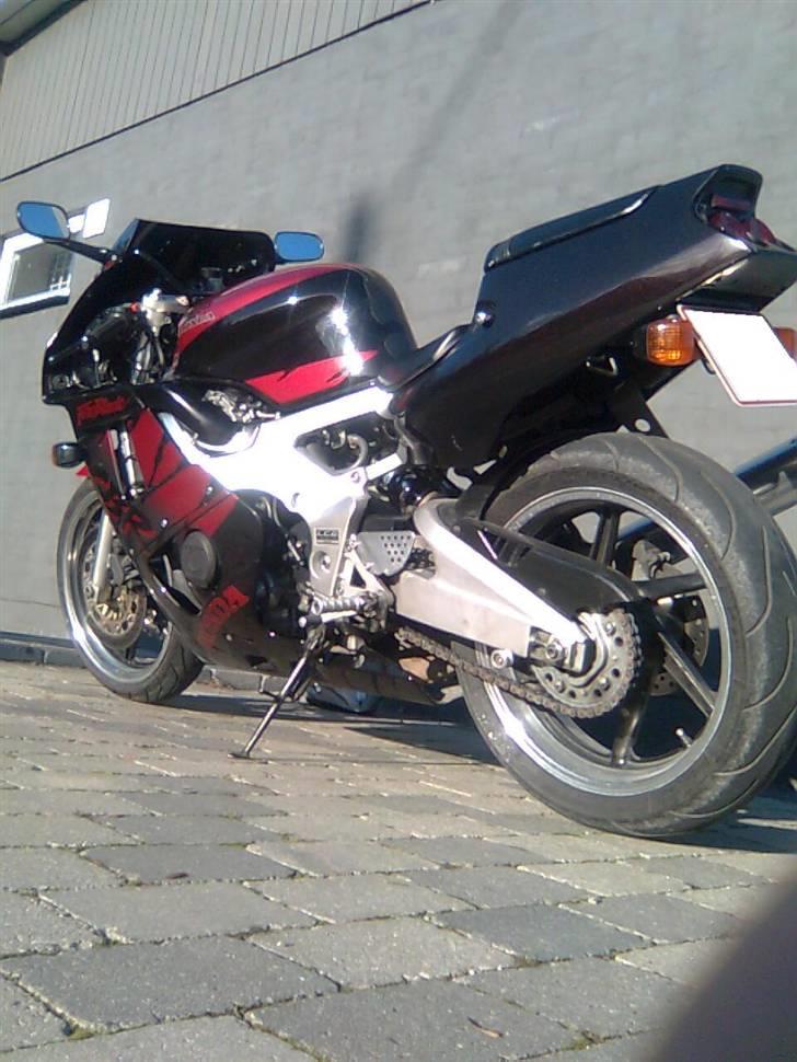 Honda CBR 400 fireblade(solgt)  billede 9