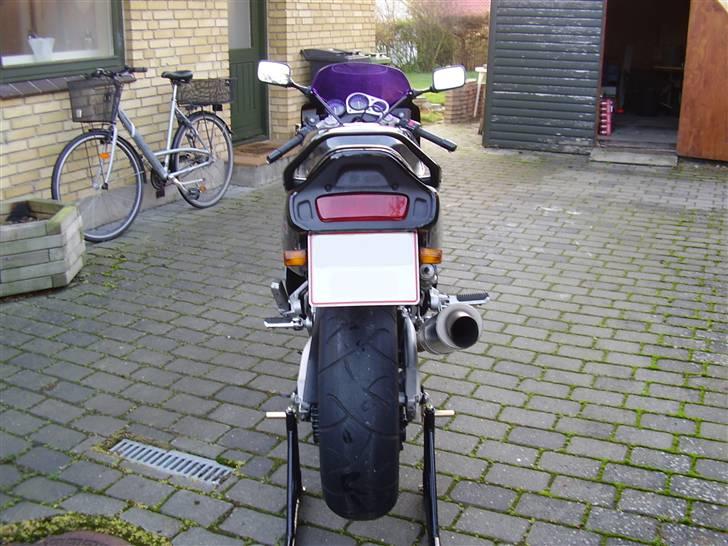 Suzuki GSX-R 1100 W - 190/50 ZR 17 nice ..... ja, jeg skal ha´ rettet røven på den. billede 5