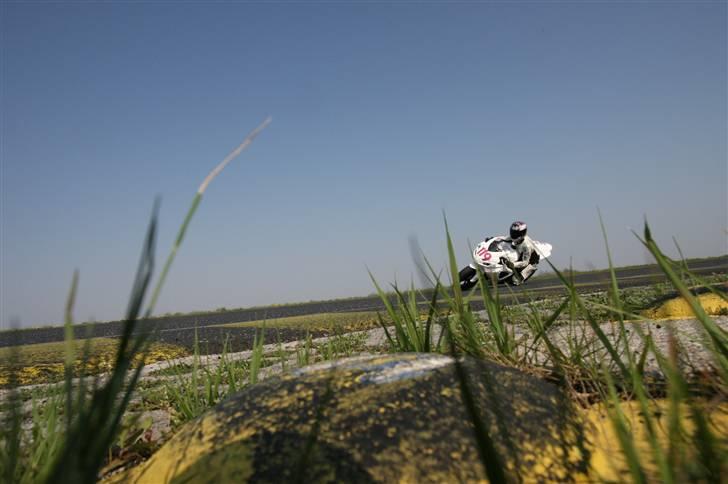 Suzuki GSX-R 750 K7 FORÆRET VÆK! - Pannonia billede 2