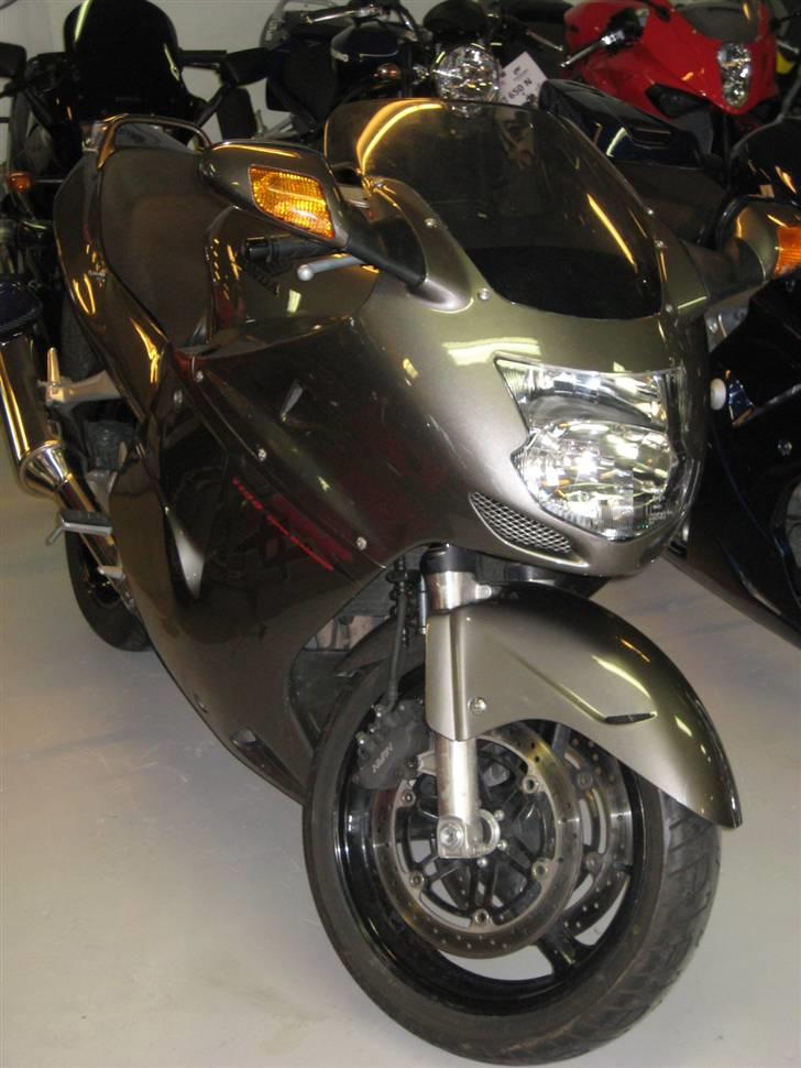 Honda CBR 1100 XX Blackbird billede 1