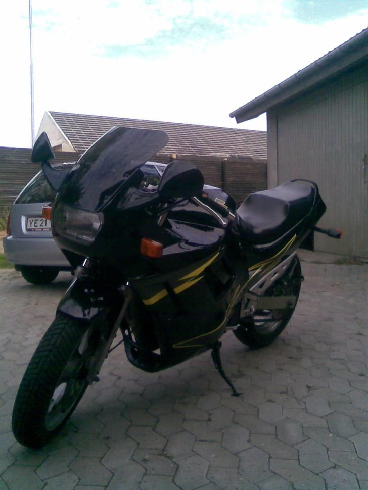 Suzuki GSX 750 F billede 2