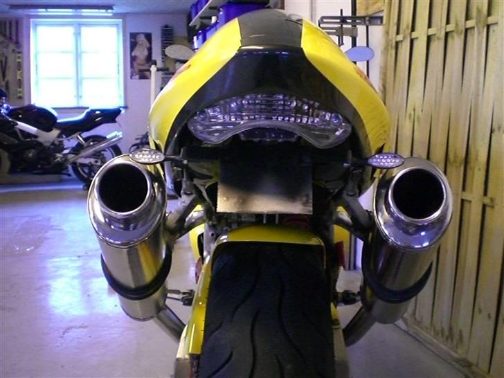 Suzuki TL1000R  *SOLGT* - Så kom baglygten lige lidt længere ind under kåben, så mangler jeg bare pladen c",) billede 18