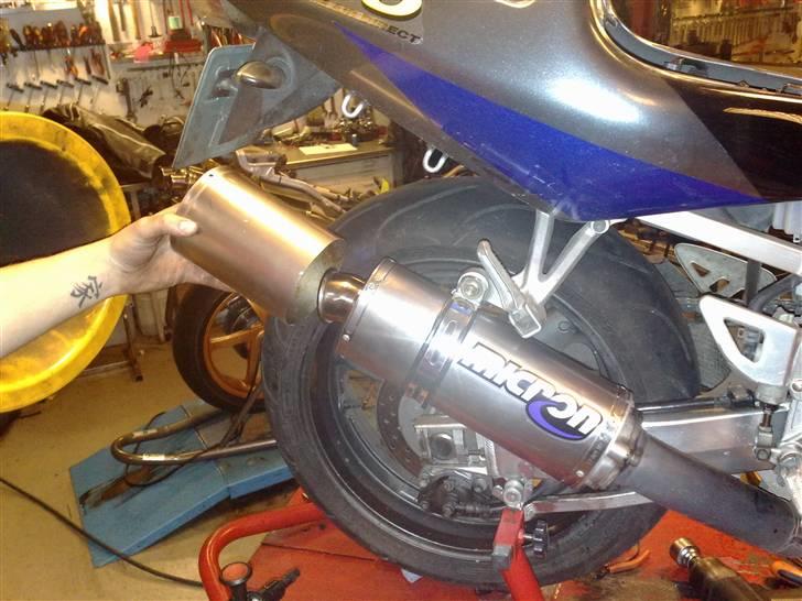 Suzuki GSXR 600 - Nu brøler den :) billede 7