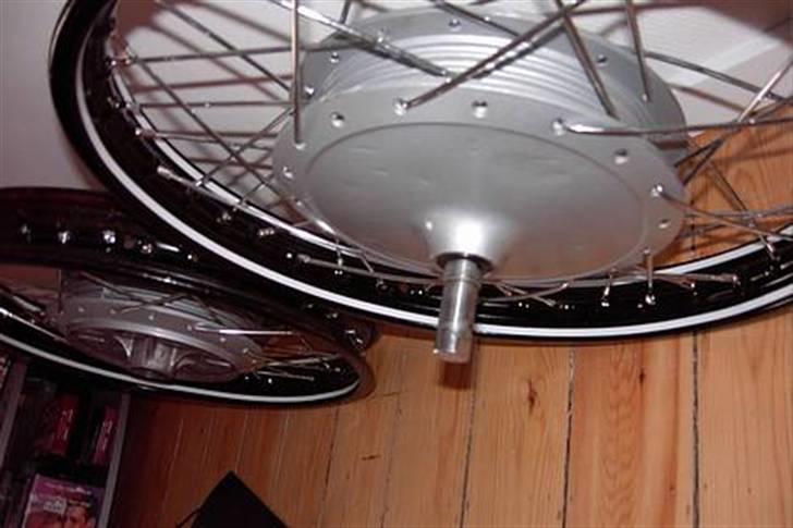 Suzuki gt250 "CAFÈ" billede 3