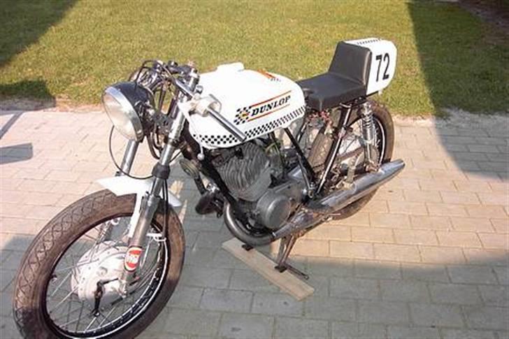 Suzuki gt250 "CAFÈ" billede 4