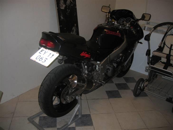 Kawasaki zx6r Solgt - så kom den i hi. Ser stærkt frem til 2009 billede 15