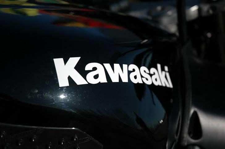 Kawasaki ZX9R Ninja > SOLGT < billede 5