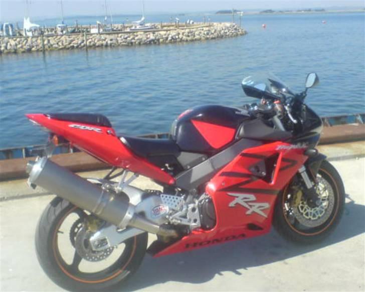 Honda CBR 954 RR fireblade - lige et godt sommer billede på snaptun havn ;)  billede 1
