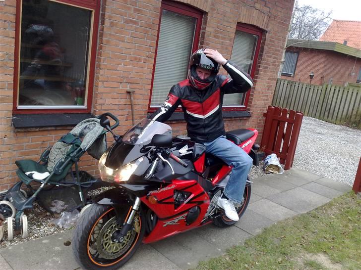 Honda CBR 954 RR fireblade - yes så er jeg klar ;)  billede 7