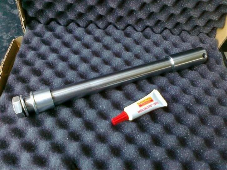 Honda 400 Four langtidsprojek - Ny fabrikeret foraksel billede 10