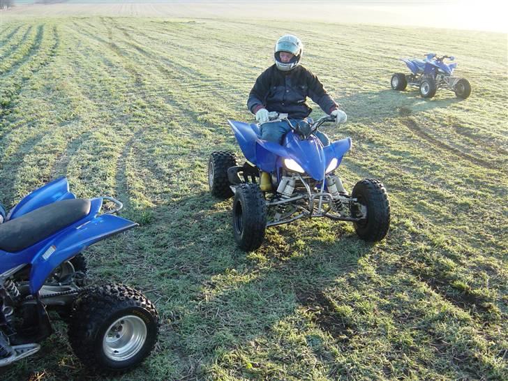 Yamaha YFZ 450 Quad - 3 tosser på en mark en weekend.  billede 5