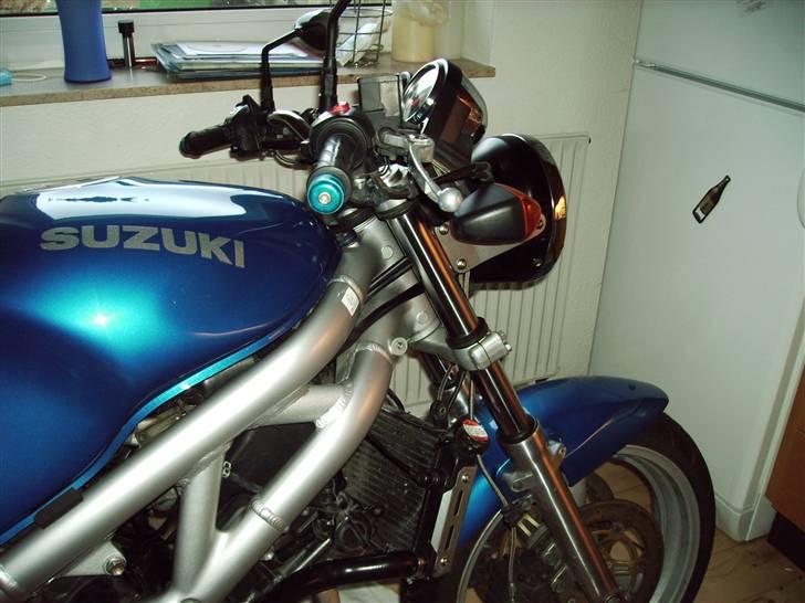Suzuki SV650 - Det forreste af den billede 4