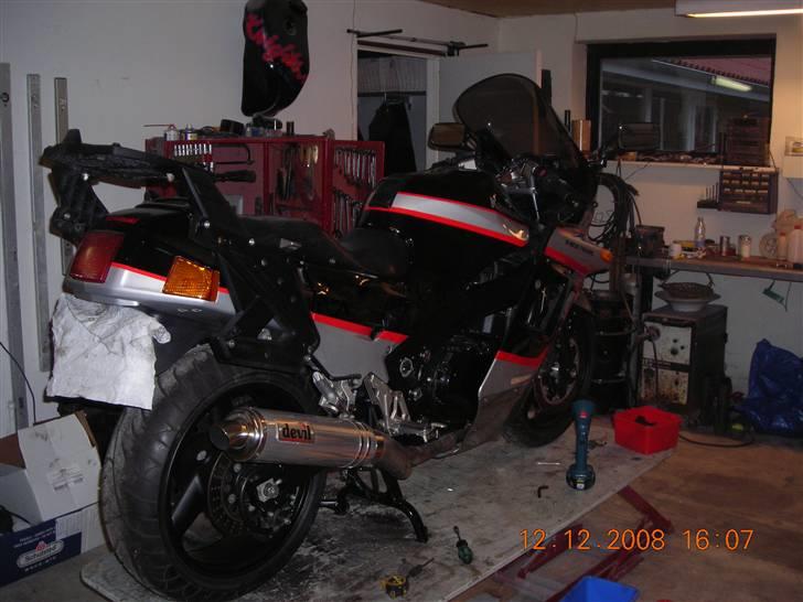 Kawasaki zx10 - Venter kun på sommeren billede 5