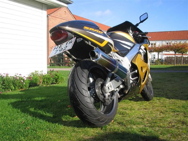 Suzuki gsx-r 750 billede 6
