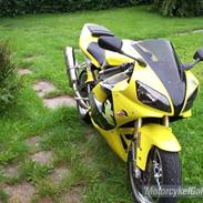 Yamaha YZF R1