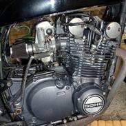 Suzuki GS 750