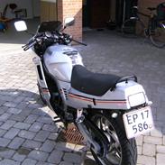 Yamaha FZ 750