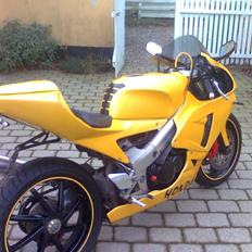 Honda vfr 400 r