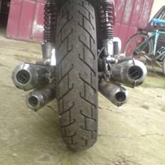 Suzuki GT 750 vandbøffel